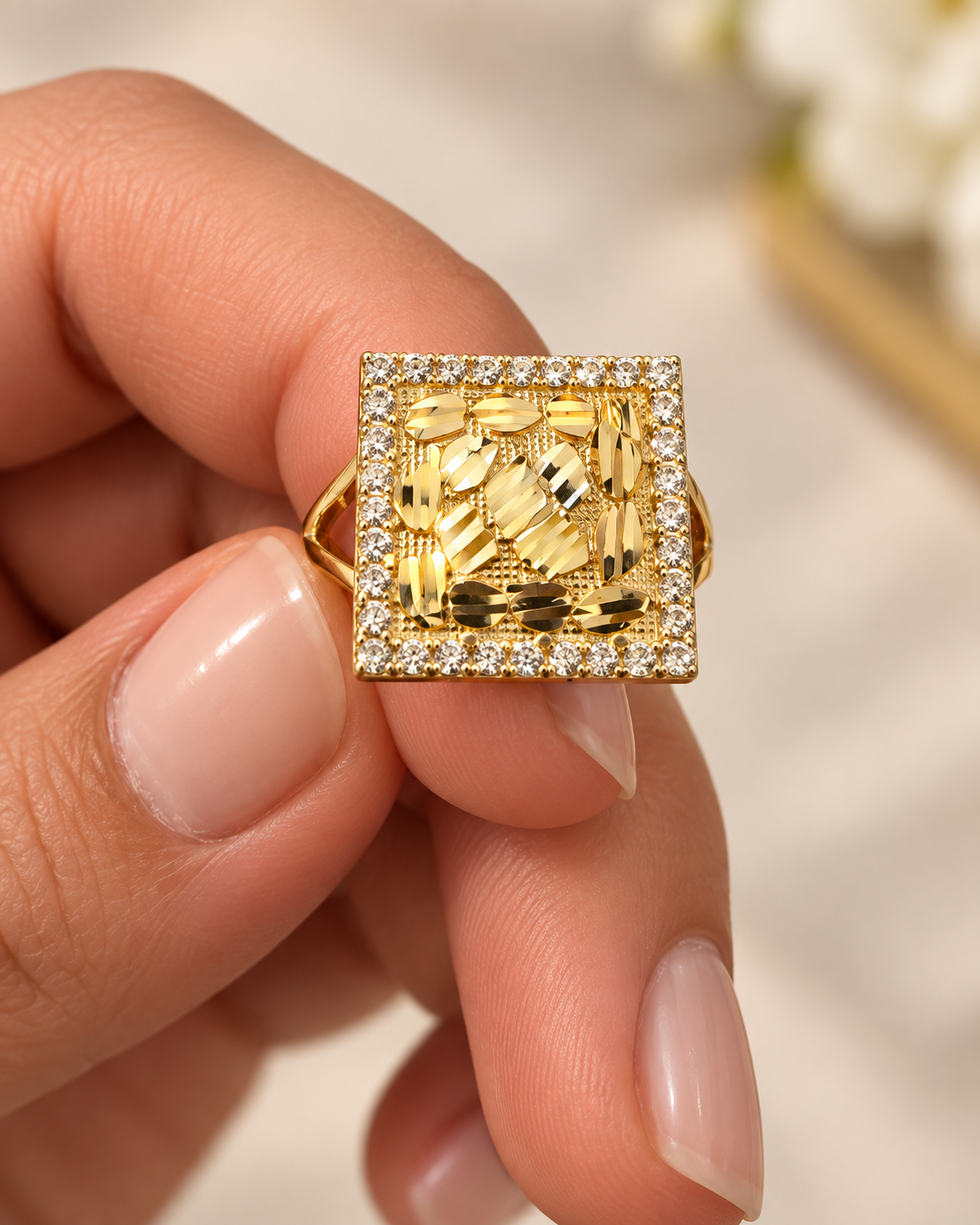 anillo de nud cuadrado super elegante para salidas y solido