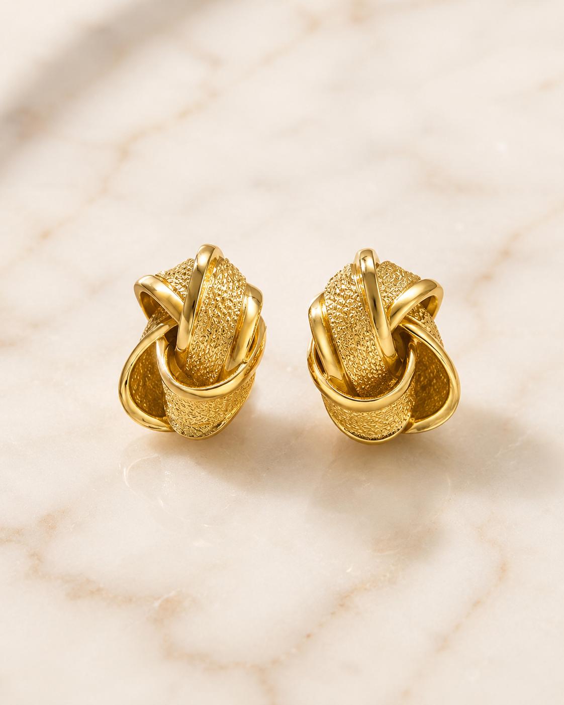 ARETES DE NUDO SUPER BELLO PARA USO DIARIO